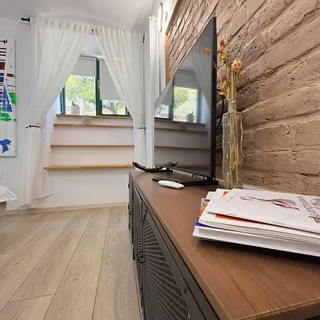 Appartement Gojdu By The River