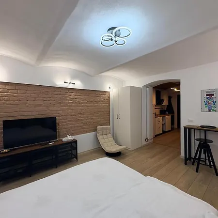 Gojdu By The River Lägenhet